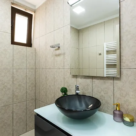 Eudora Luxury Stone * Almirida